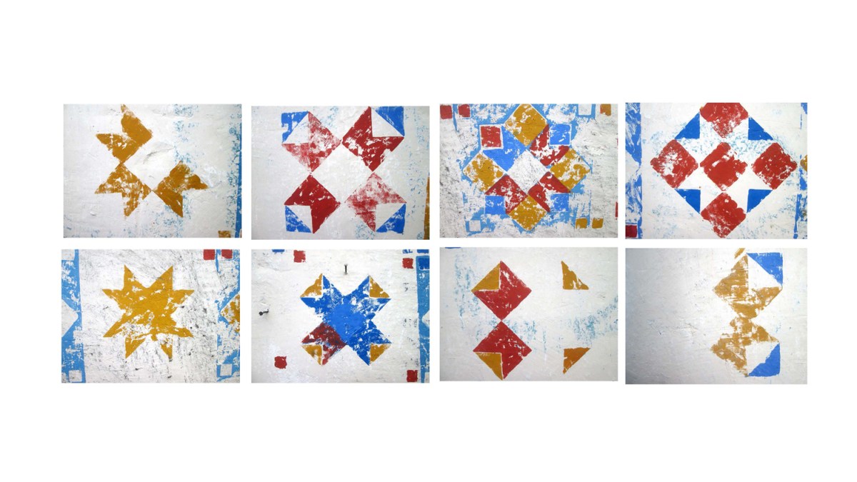 Intervención in situ con sellos y testo en la esquina Zapatero en La Pastora, Caracas. Este proyecto fue parte del primer ciclo de l programa de residencia artística de la Macolla Creativa.