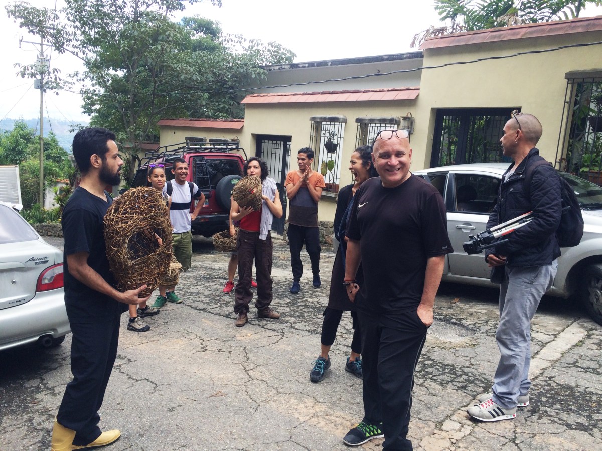 Preparativos para hacer una sesión de fotos