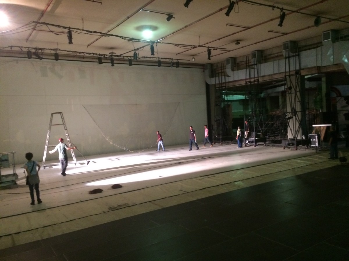 Entramado (2016) Un afortunado encuentro creativo, litúrgico quizás, significa congregar en un mismo territorio a Rafael González, Julio Loaiza y Teresa Danza Contemporánea.