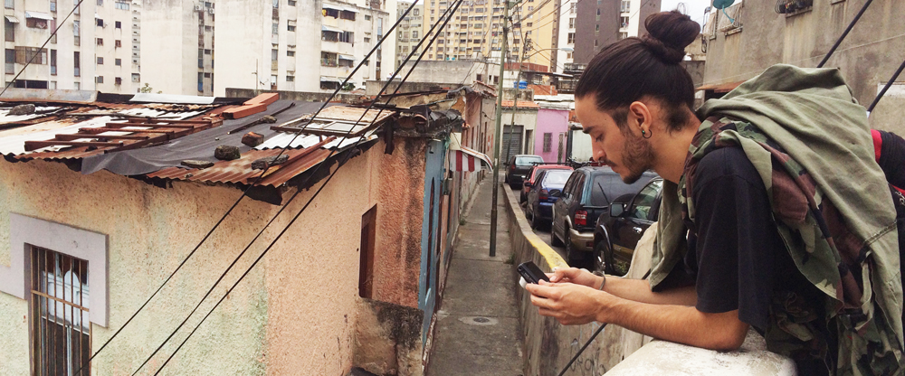 Trabaja la escultura y participa del programa para culminar su proyecto especial de grado en la UNEARTE