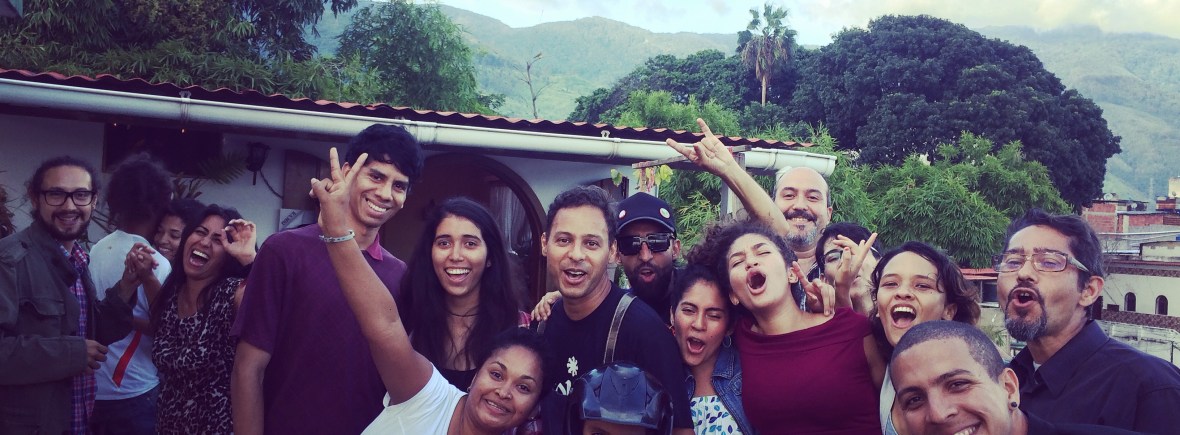 Pura salsa, sabor y diversión macollera!